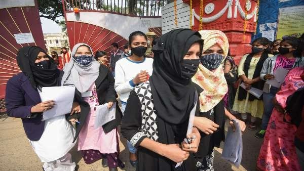 Supreme Court Split verdict in Hijab ban: Judges disagree on Karnataka case, handed over to a larger bench Supreme Court Split verdict in Hijab ban: Judges disagree on Karnataka case, handed over to a larger bench