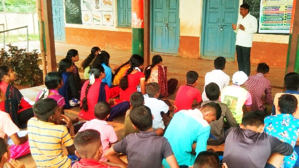 ಶಂಕರ ತೆಗ್ಗಿ ಶಿಕ್ಷಕನ ಕಾರ್ಯ ಶ್ಲಾಘನೀಯ ಶಂಕರ ತೆಗ್ಗಿ ಶಿಕ್ಷಕನ ಕಾರ್ಯ ಶ್ಲಾಘನೀಯ