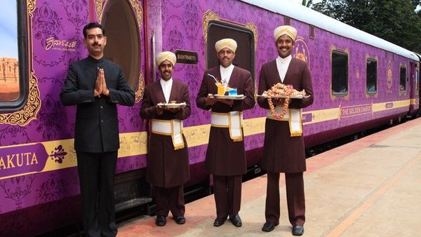 ಡೆಕ್ಕನ್ ಒಡಿಸ್ಸಿ ಭಾರತದ 'ನೀಲಿ ರೈಲು' ಡೆಕ್ಕನ್ ಒಡಿಸ್ಸಿ ಭಾರತದ 'ನೀಲಿ ರೈಲು'
