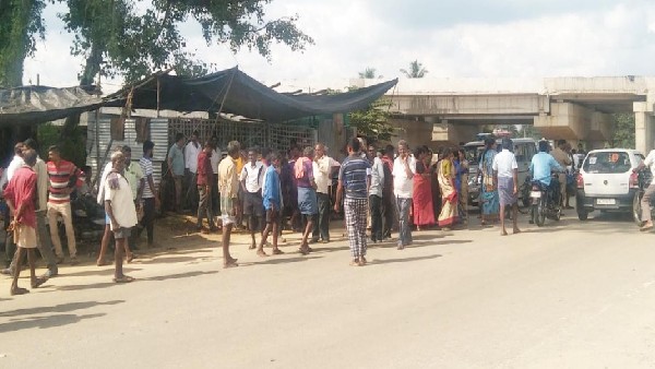 ಅಧಿಕಾರಿಗಳಿಗೆ ಹಿಗ್ಗಾಮುಗ್ಗ ತರಾಟೆ 