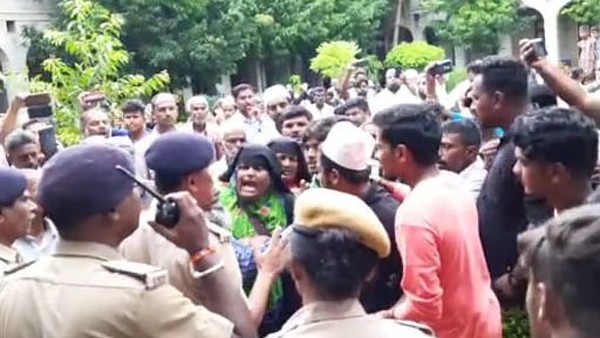 Massive Protest at DC office in Mandya by Residence of BD Colony