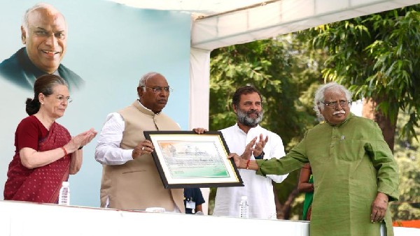  ಖರ್ಗೆಯವರ ಅಧಿಕಾರ ಸ್ವೀಕಾರ ಸಮಾರಂಭದಲ್ಲಿ ಸೋನಿಯಾ, ರಾಹುಲ್