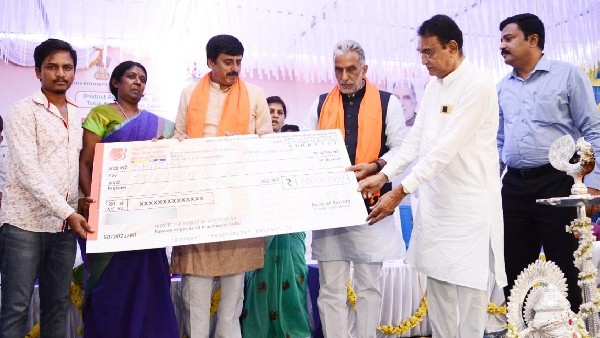 Union Minister Interacted With Govt Schemes Beneficiaries At Mandya 