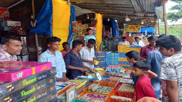  ಪಟಾಕಿ ವ್ಯಾಪಾರಸ್ಥರು ಅಳಲು 