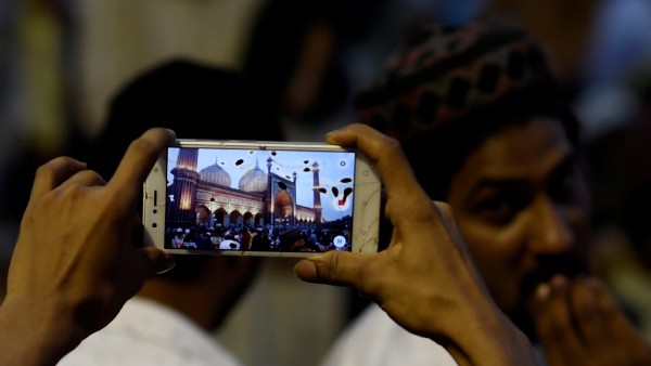 ರಕ್ತ ಮಾರಲು ಬಂದ ವಿಷಯ ತಿಳಿದಿಲ್ಲ ಎಂದ ಬಾಲಕಿ ತಂದೆ 