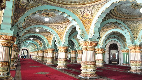  ಅರಮನೆ ಉಪ್ಪರಿಗೆಯ ಕೊಠಡಿಗಳು