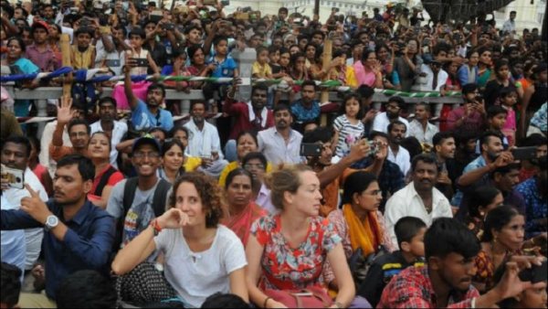 ಇಪ್ಪತ್ತು ಸಾವಿರ ಮಂದಿಗೆ ಆಸನ ವ್ಯವಸ್ಥೆ