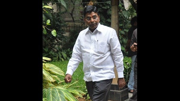 ನಾಮ ನಾಗೇಶ್ವರ ರಾವ್ ಸೀತಯ್ಯನವರ ನಿಯಂತ್ರಣದಲ್ಲಿ ಕಂಪನಿ 