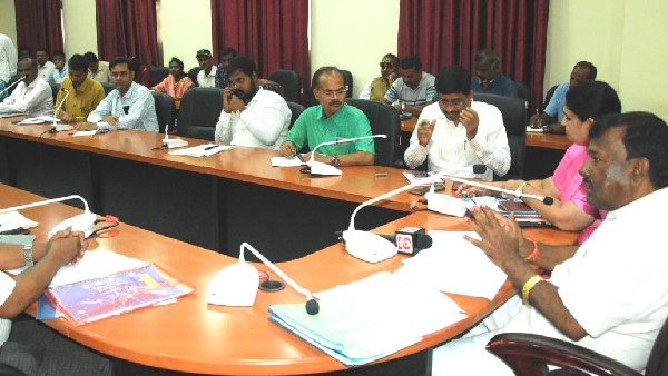 ಇಲಾಖಾವಾರು ಅಧಿಕಾರಿಗಳು ಹಾಜರು 