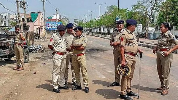 ವಡೋದರಾದಲ್ಲಿ 40 ಜನರ ಬಂಧನ 