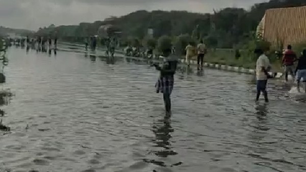 Bengaluru to Tumakuru National Highway 4 flooded due to Wednesday Prolonged rain