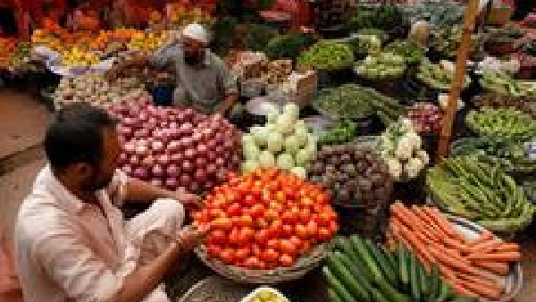 Inflation rises in Pakistan: Reeling from Economic Blow 