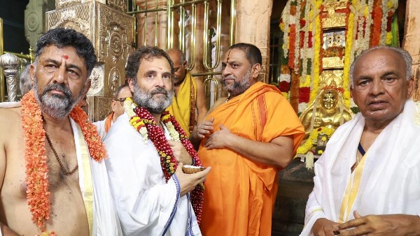 Congress Leader Rahul Gandhi Visited to Raghavendra Matha in Mantralayam