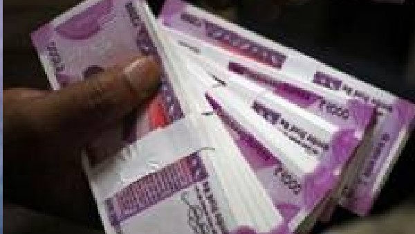 Vigilance raids on 27 government offices in Tamil Nadu: 1.12 crore seized Vigilance raids on 27 government offices in Tamil Nadu: 1.12 crore seized