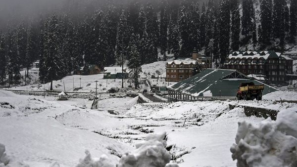 BREAKING: Avalanche on Uttarakhands Draupadi Peak- More than 20 missing
