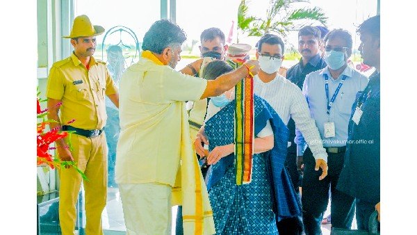 Sonia Gandhi Will Join Bharat Jodo Yatra today From Mandya 