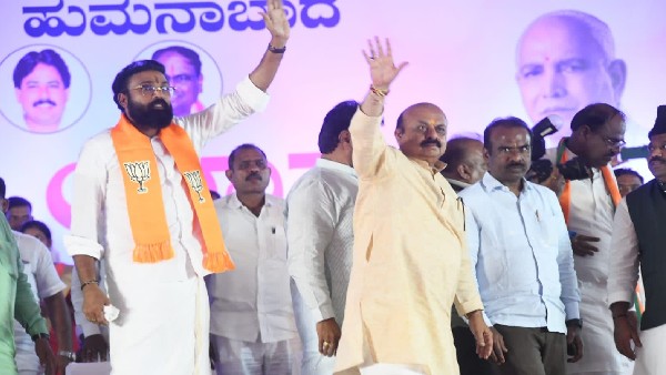 ಮೀಸಲಾತಿ ಹೆಚ್ಚಳದಿಂದ ಕಾಂಗ್ರೆಸ್ ನಾಯಕರಿಗೆ ಮುಜುಗರ ಮೀಸಲಾತಿ ಹೆಚ್ಚಳದಿಂದ ಕಾಂಗ್ರೆಸ್ ನಾಯಕರಿಗೆ ಮುಜುಗರ