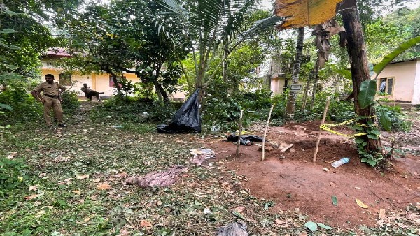 ಗೋಡೆಗಳ ಮೇಲೆ ರಕ್ತ ಚೆಲ್ಲಿದ ಆರೋಪಿಗಳು