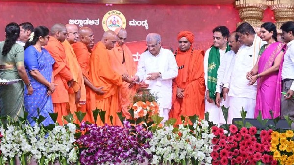 It is necessary to worry about water conservation: Dr Virendra Heggade In the Kumbh Mela at Mandya It is necessary to worry about water conservation: Dr Virendra Heggade In the Kumbh Mela at Mandya