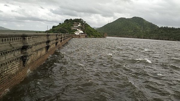  ಮಾಜಿ ಸಚಿವ ಡಿ. ಸುಧಾಕರ್ ವಿರುದ್ಧ ರೈತರ ಕಿಡಿ