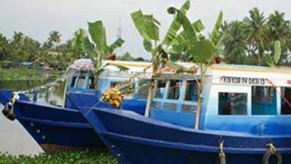 Indias first water metro will be inaugurated soon 