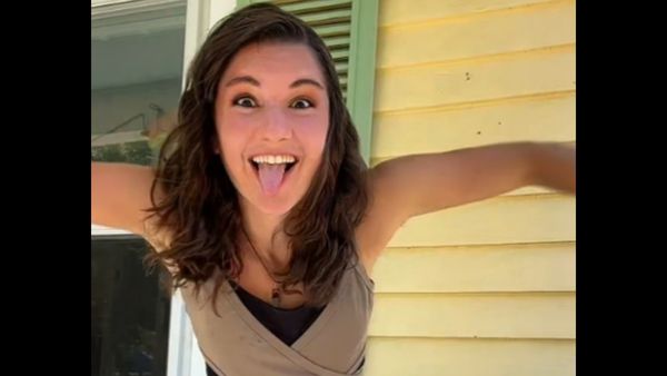 ದೆವ್ವಗಳೊಂದಿಗೆ ಸ್ನೇಹ ತಿಂಗಳುಗಳು ಬೇಕು ದೆವ್ವಗಳೊಂದಿಗೆ ಸ್ನೇಹ ತಿಂಗಳುಗಳು ಬೇಕು