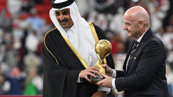 ಫಿಫಾ ಜಗತ್ತನ್ನು ಆಯೋಜಿಸಲು ಪೈಪೋಟಿ ಫಿಫಾ ಜಗತ್ತನ್ನು ಆಯೋಜಿಸಲು ಪೈಪೋಟಿ