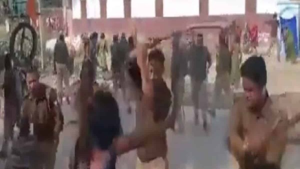 Police in UP’s Ambedkar Nagar resorted to violence against women protesters Police in UP’s Ambedkar Nagar resorted to violence against women protesters