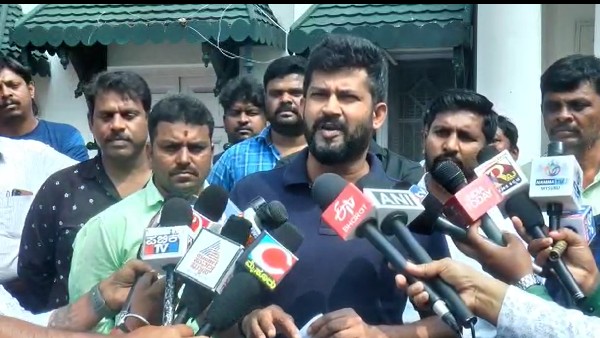 ಸಂಸದ, ರಾಮದಾಸ್‌ ನಡುವೆ ವಾಕ್ಸಮರ 