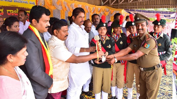 ಜನರು ಸ್ಪಷ್ಟ ಬಹುಮತ ನಿರೀಕ್ಷಿಸುತ್ತಿದ್ದಾರೆ 