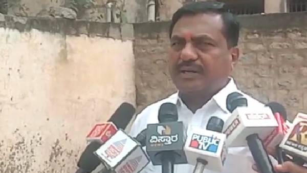 ಗಣಿಗಾರಿಕೆಯ ಹಣದಲ್ಲಿ ಬಳ್ಳಾರಿಯಲ್ಲಿ ತಾಮ್ರದ ರಸ್ತೆಗಳು ಆಗಬೇಕಿತ್ತು ಗಣಿಗಾರಿಕೆಯ ಹಣದಲ್ಲಿ ಬಳ್ಳಾರಿಯಲ್ಲಿ ತಾಮ್ರದ ರಸ್ತೆಗಳು ಆಗಬೇಕಿತ್ತು