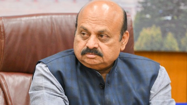 Pramod Muthalik Oppose To Open Colleges For Muslim Girls By State Government