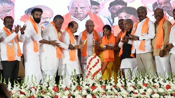 ಡಿಕೆಶಿ-ಸಿದ್ದರಾಮಯ್ಯ ಮಧ್ಯೆ ಕಾಳಗ 
