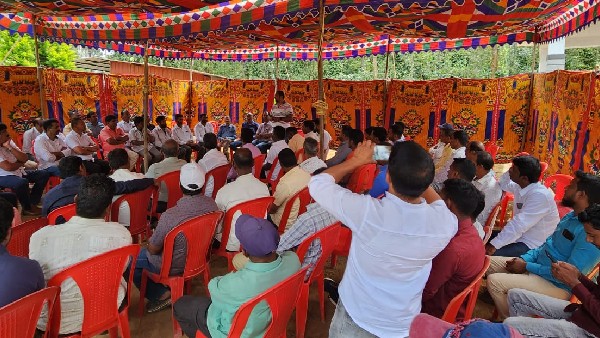 Mudigere Congress Activists Oppose Ticket To Nayana Motamma In Upcoming Election