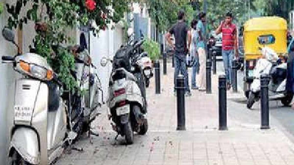 ವ್ಯಾಪಾರಿಗಳು ಫುಟ್‌ಪಾತ್‌ ಆಕ್ರಮಣ 