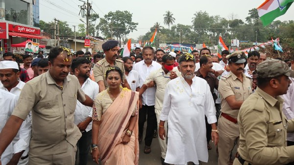 ಸರ್ಕಾರದ ಹಣವನ್ನು ಲೂಟಿ ಹೊಡೆದು ಖಜಾನೆ ಖಾಲಿ ಮಾಡಿದ್ದಾರೆ