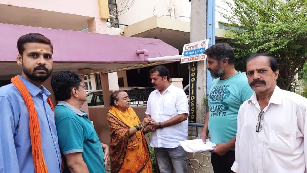 ಮನೆಗೆ ತೆರಳಿ ಸಮಸ್ಯೆ ಆಲಿಸುವ ಗಡಿಗುಡಾಳ್ ಮಂಜುನಾಥ್ ಮನೆಗೆ ತೆರಳಿ ಸಮಸ್ಯೆ ಆಲಿಸುವ ಗಡಿಗುಡಾಳ್ ಮಂಜುನಾಥ್