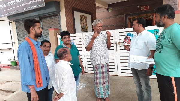 ಇದ್ದರೆ ಇರಬೇಕು, ಇಂತಹ ಜನಪ್ರತಿನಿಧಿ ಎಂದ ಸಾರ್ವಜನಿಕರು ಇದ್ದರೆ ಇರಬೇಕು, ಇಂತಹ ಜನಪ್ರತಿನಿಧಿ ಎಂದ ಸಾರ್ವಜನಿಕರು