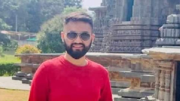 ಕಾರಿನೊಳಗೆ ಸೀಟಿನ ಹಿಂಬಂದಿಯಲ್ಲಿದ್ದ ಶವ 