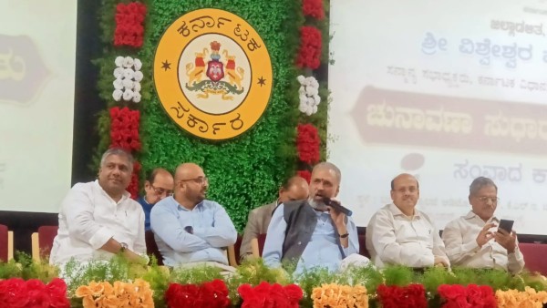 ತಿರಂಗಾ ಹಾರಿಸುವ ಮೂಲಕ ಸ್ವಾತಂತ್ರ್ಯೋತ್ಸವ 