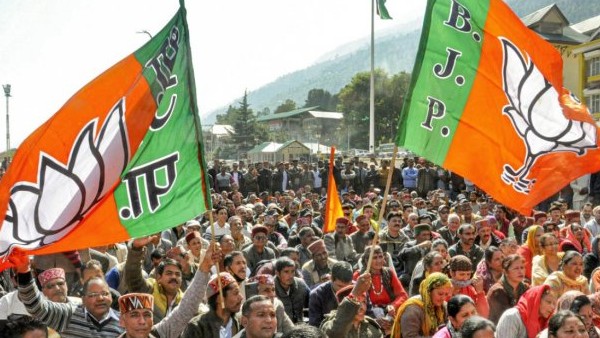 ಬಿಸಿಯೇರಿದ ರಾಜಕೀಯ ಅಖಾಡ ಬಿಸಿಯೇರಿದ ರಾಜಕೀಯ ಅಖಾಡ