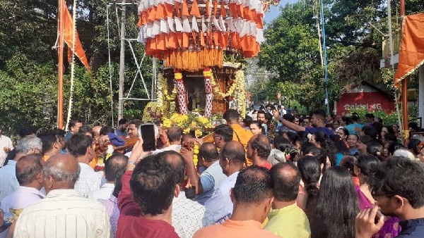  ಪಲ್ಲಕ್ಕಿಗೆ ಜನರಿಂದ ಆರತಿ, ಪೂಜೆ 