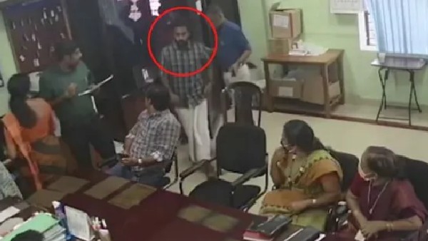 ವಿದ್ಯಾರ್ಥಿ ಸಂಘ ಆಕ್ರೋಶ