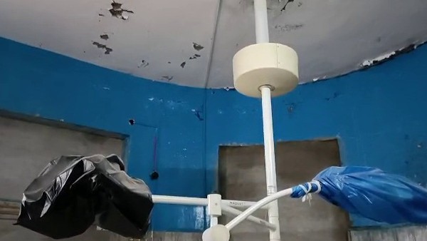  ಚುರುಕಿ ಗಾರೆ ತೆಗೆದ ಕಾರಣ ಮಳೆ ಬಂದರೆ ಸೋರುವ ಕಟ್ಟಡ 