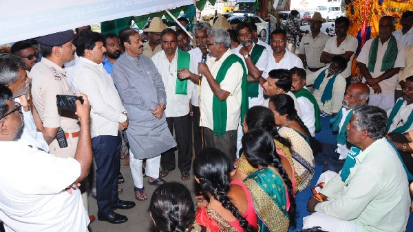 Minister Narayana Gowda promised to mandya sugarcane growers to solve problems