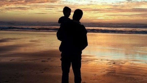 ಮಗುವನ್ನು ಉಸಿರುಗಟ್ಟಿ ಕೊಂದಿರುವ ತಂದೆ 