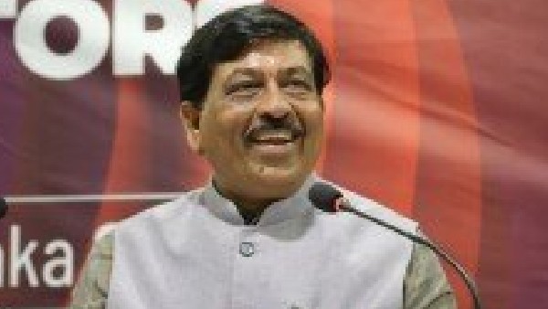 10 lakh crore 70 percent investment outside Bangalore says murugesh nirani