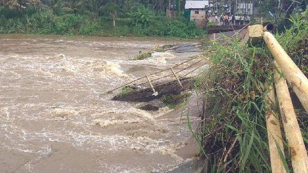  15 ವರ್ಷಗಳಿಂದ ಅಪಾಯದಲ್ಲಿದ್ದ ಸೇತುವೆ