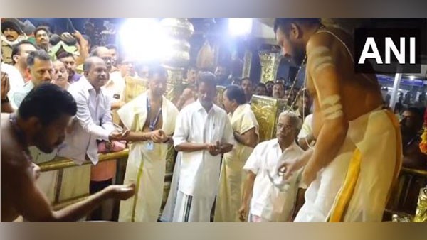 ಹೊಸ ಕೈಪಿಡಿ ವಿತರಣೆ 