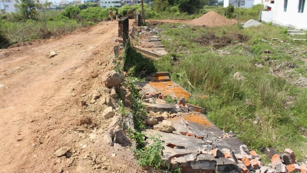 Compound Of Shivamogga Sahyadri College Destroyed